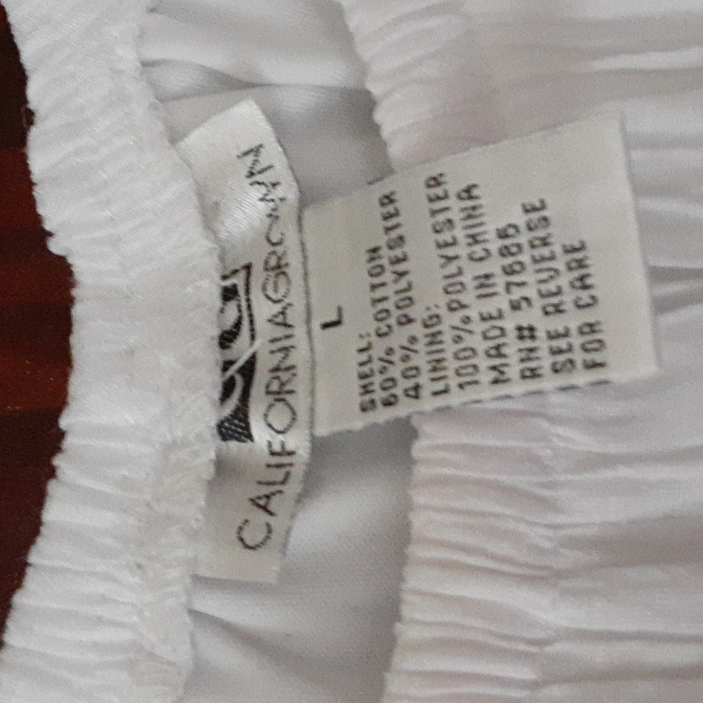 California Grown sz large off shoulder white beach dress lace bottom NWOT - Picture 3 of 4